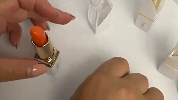 SADOER Проявляющаяся помада для губ, Orange