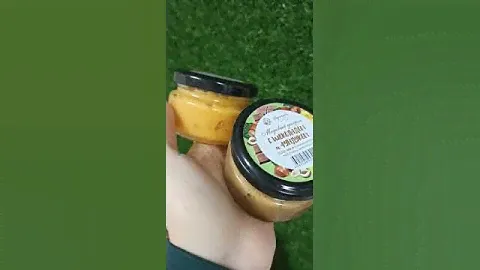 Крем-мед с шоколадом и фундуком а также апельсиновый.