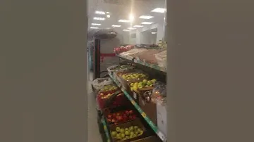 а вот так они в магните грузят и привозят таким Макаром товар.