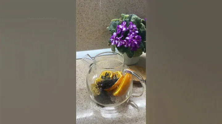 Вкусный чай  1 апельсин,мята,лимон,чай черный с бергамотом 2-3 ложки, залить кипятком оставить 10мин